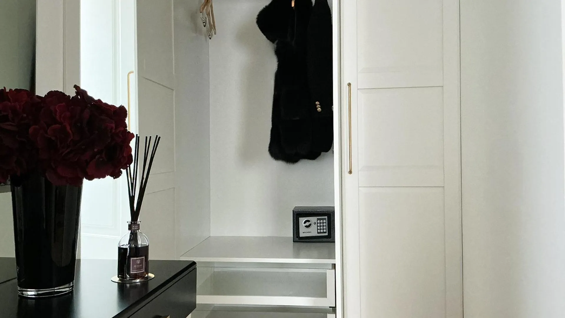 Floris Luxury Apartment New Florence Italy