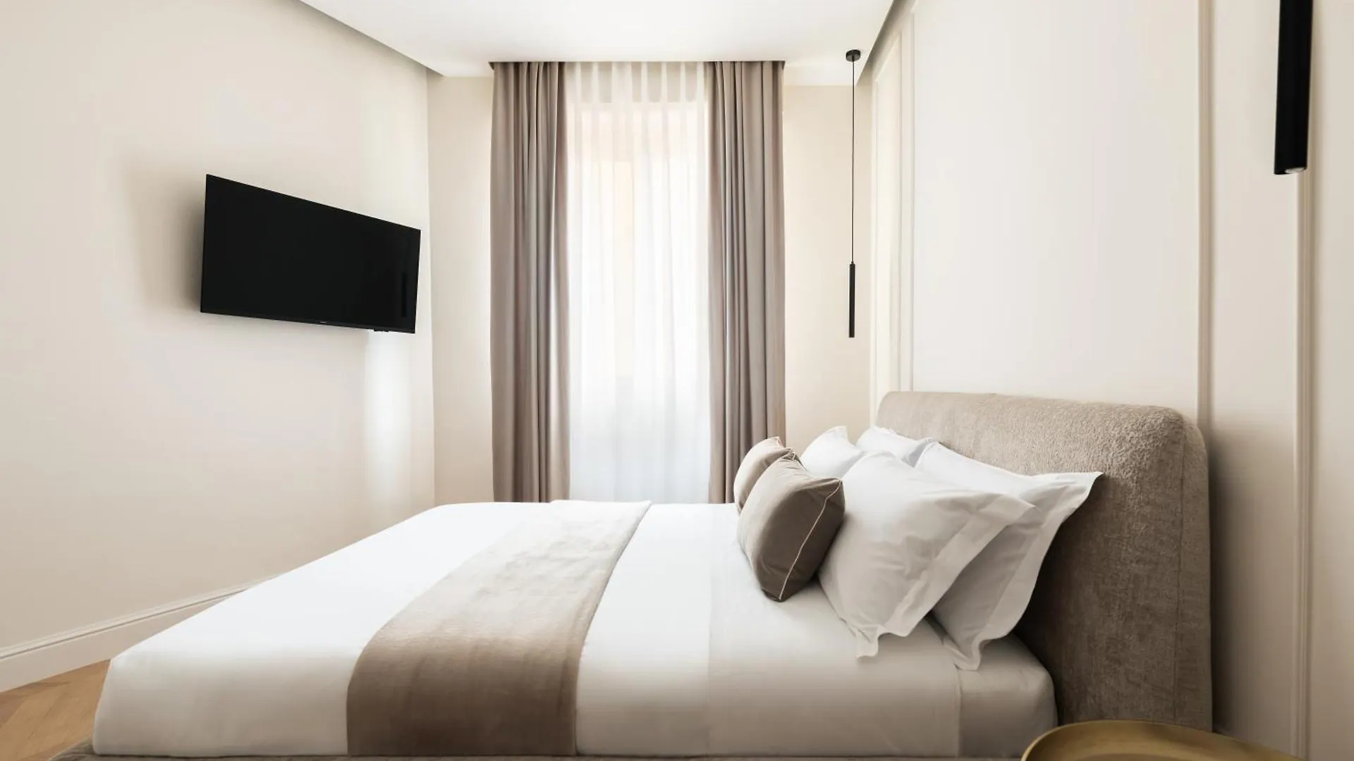 Floris Luxury Apartment New Florence