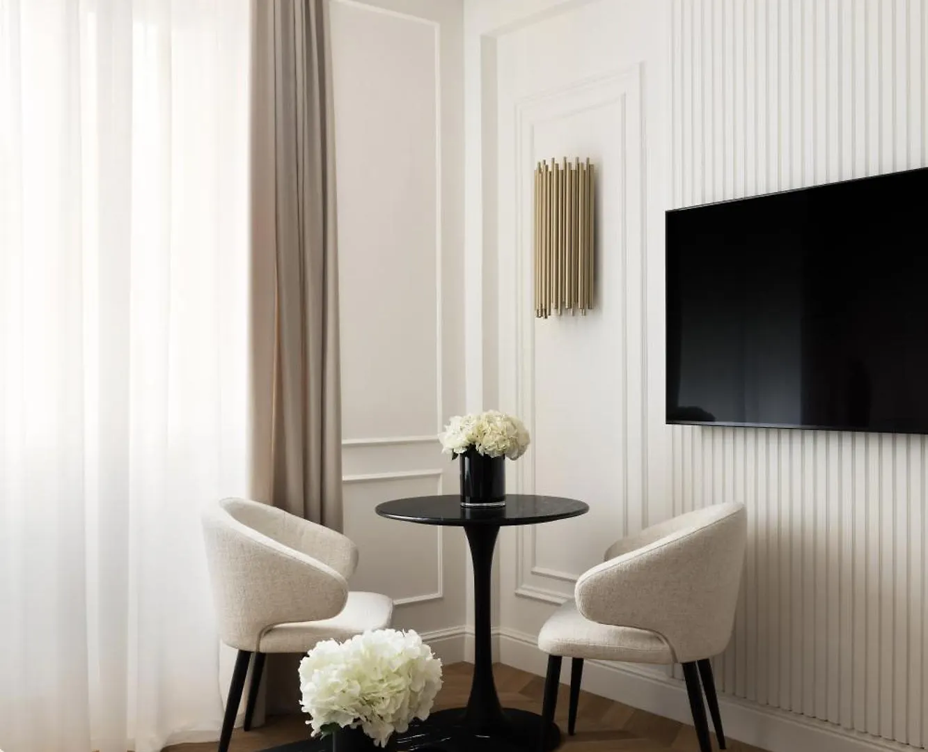 Floris Luxury Apartment New Florence Italy